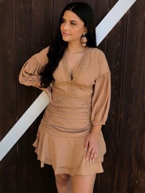 100% cotton ruffle pleated midi puff sleeve cream NWT Medium boutique dress